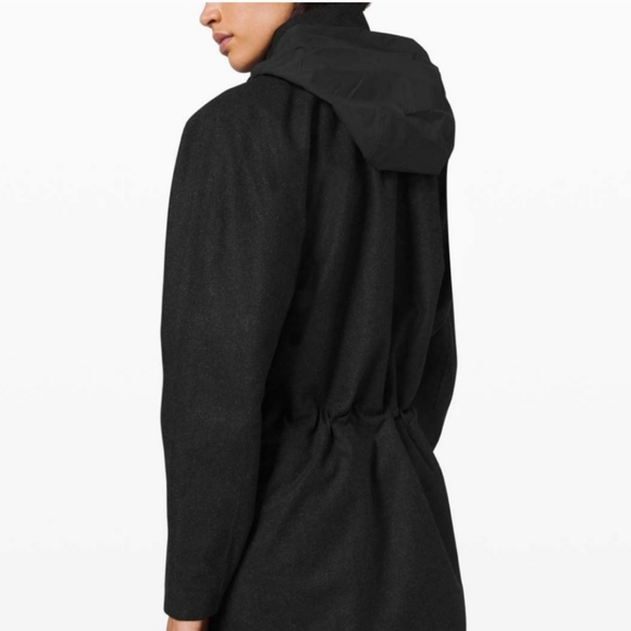 Reykur parka EUC - Picture 5 of 11